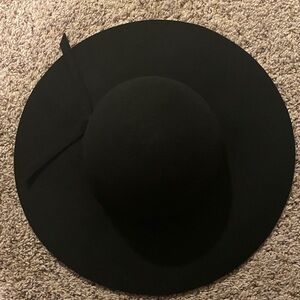 Elegant Black Wide-Brim Hat